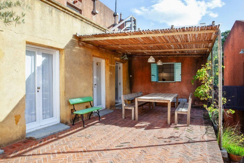 Casa de cinco dormitorios en alquiler en Montoya